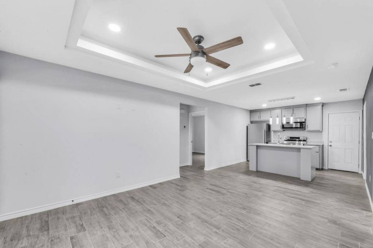 Apartment for rent at 1001 W Sunset Valley St, Mission, TX 78573