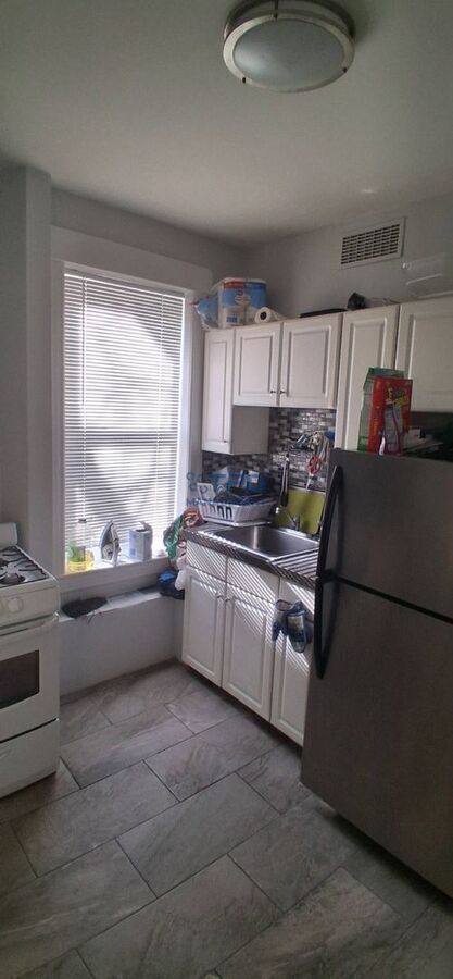 Apartment for rent at 265 Ave B #4, Bayonne, NJ 07002