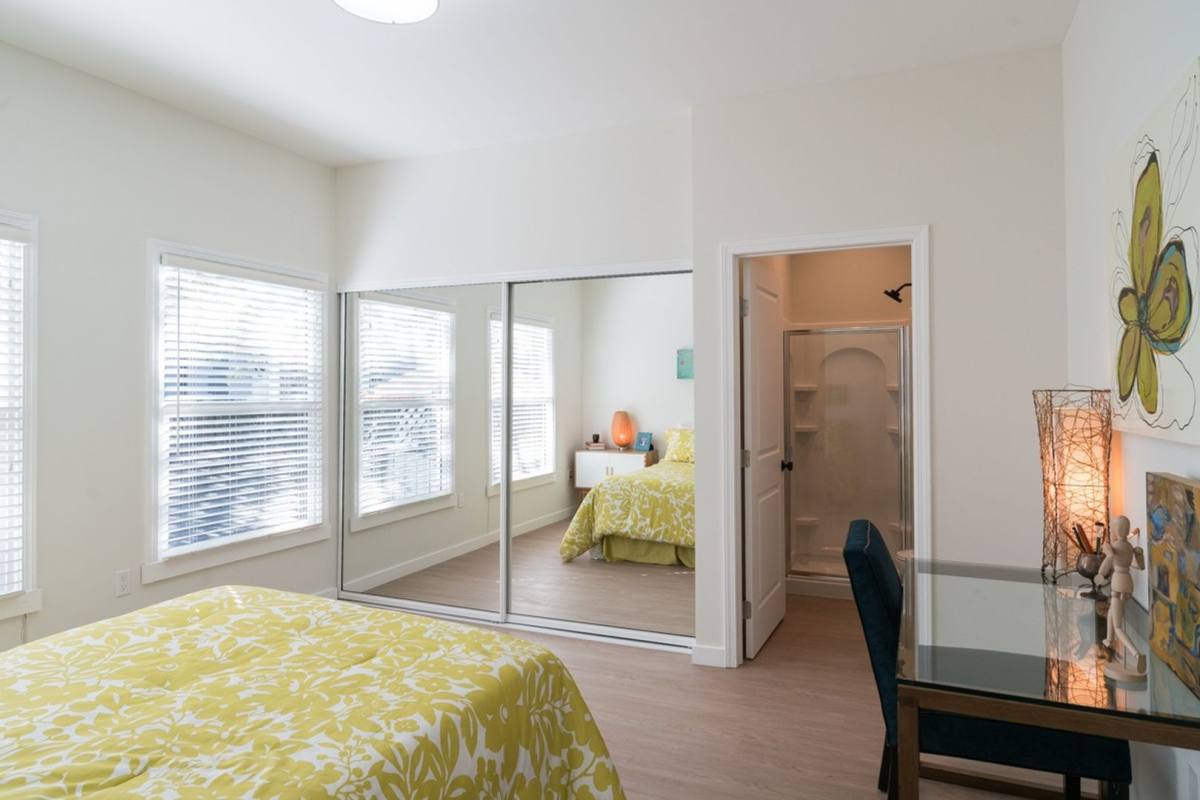 Apartment for rent at 320 - 326 N New Hampshire Ave, Los Angeles, CA 90004