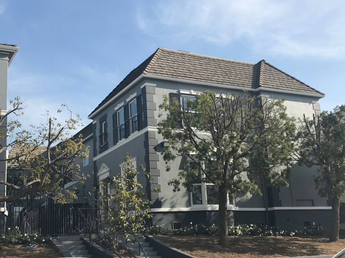 Apartment for rent at 320 - 326 N New Hampshire Ave, Los Angeles, CA 90004