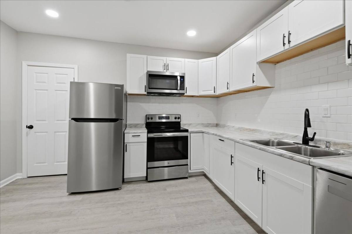 Apartment for rent at 28 S Dearborn St, Indianapolis, IN 46201