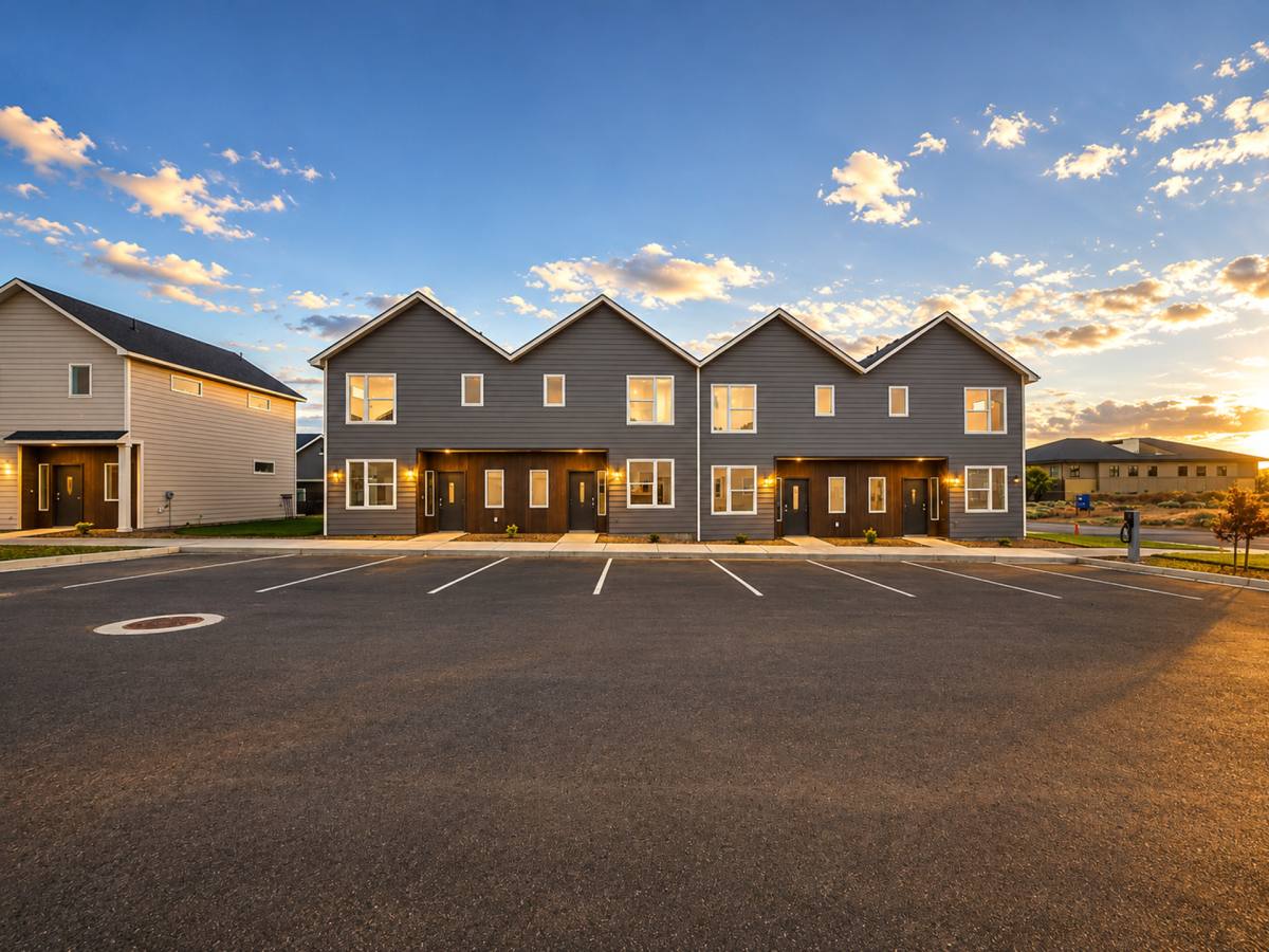 Townhouse for rent at 5705 Midland Lane, Pasco, WA 99301