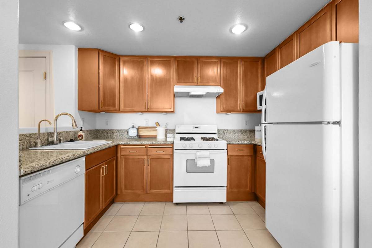 Condo for rent at 580 W Main St, Alhambra, CA 91801