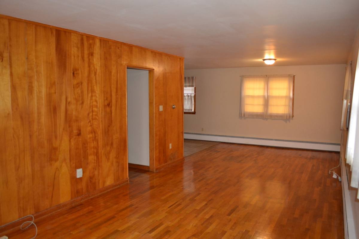 Apartment for rent at 614 Washington St, Clay Center, KS 67432