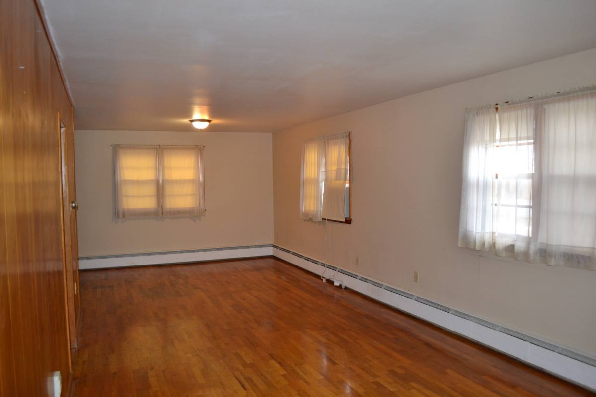 Apartment for rent at 614 Washington St, Clay Center, KS 67432