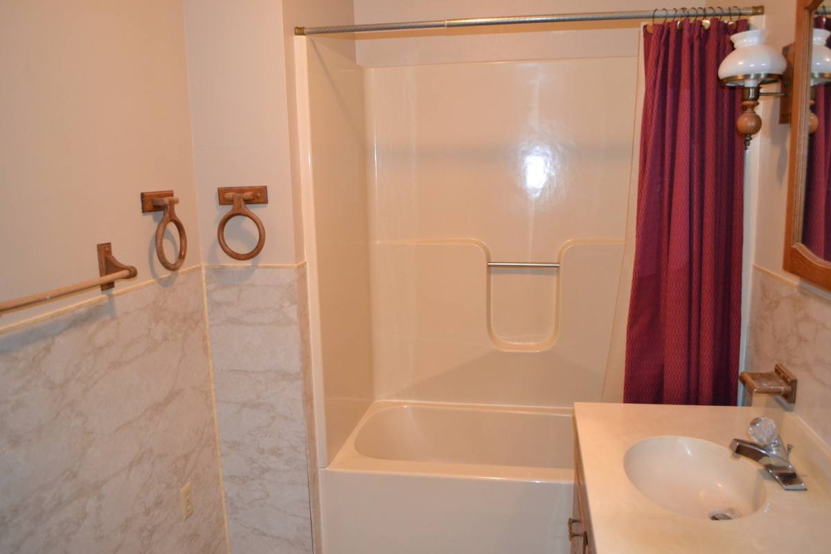 Apartment for rent at 614 Washington St, Clay Center, KS 67432