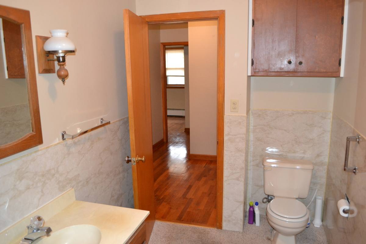 Apartment for rent at 614 Washington St, Clay Center, KS 67432