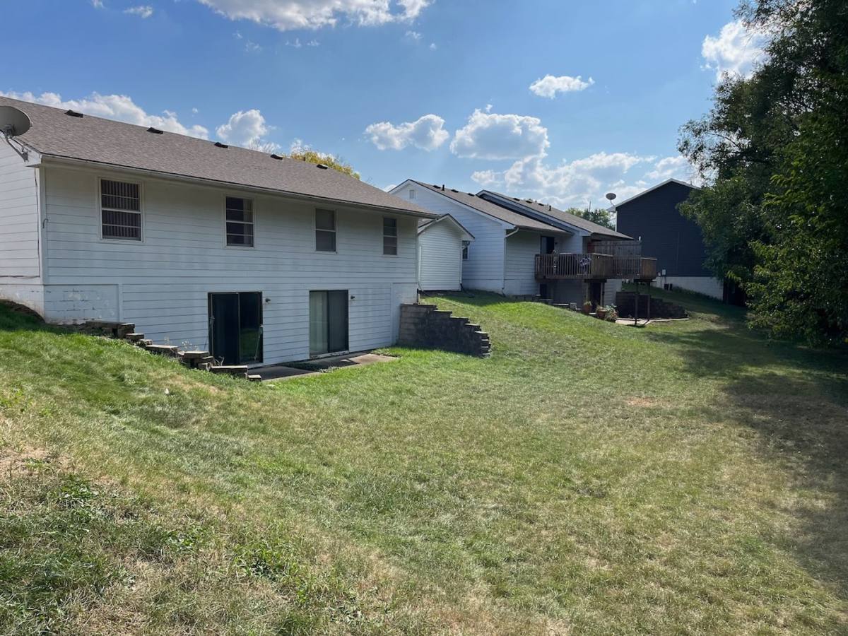 Townhouse for rent at 4306 50th St, Des Moines, IA 50310