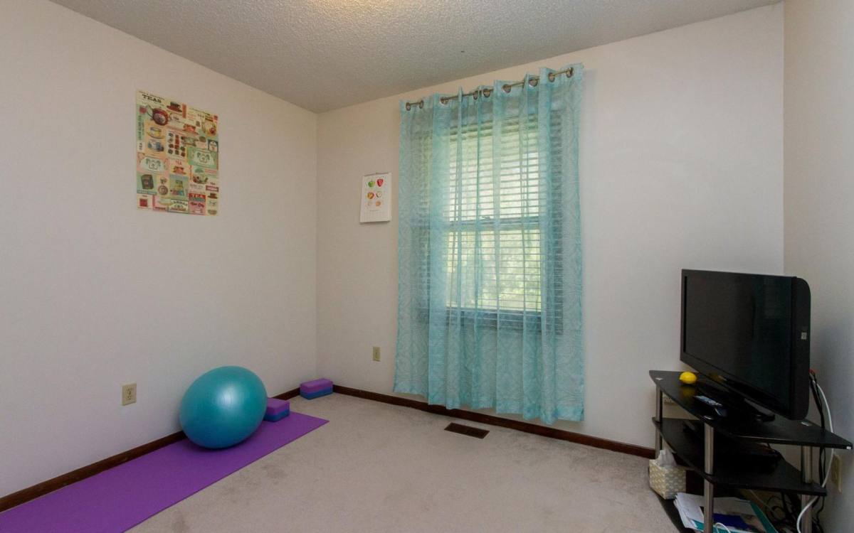 Townhouse for rent at 4306 50th St, Des Moines, IA 50310