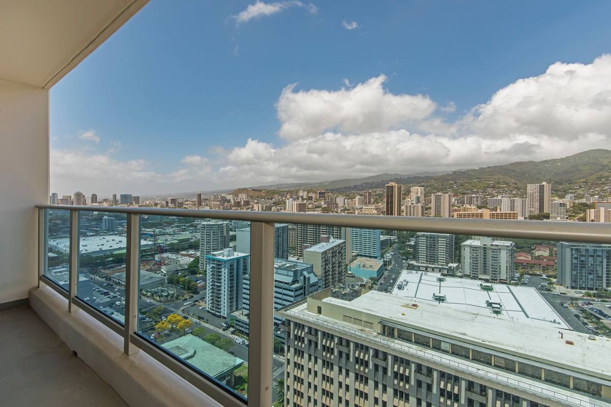 Apartment for rent at 1631 Kapiolani Blvd, Honolulu, HI 96814