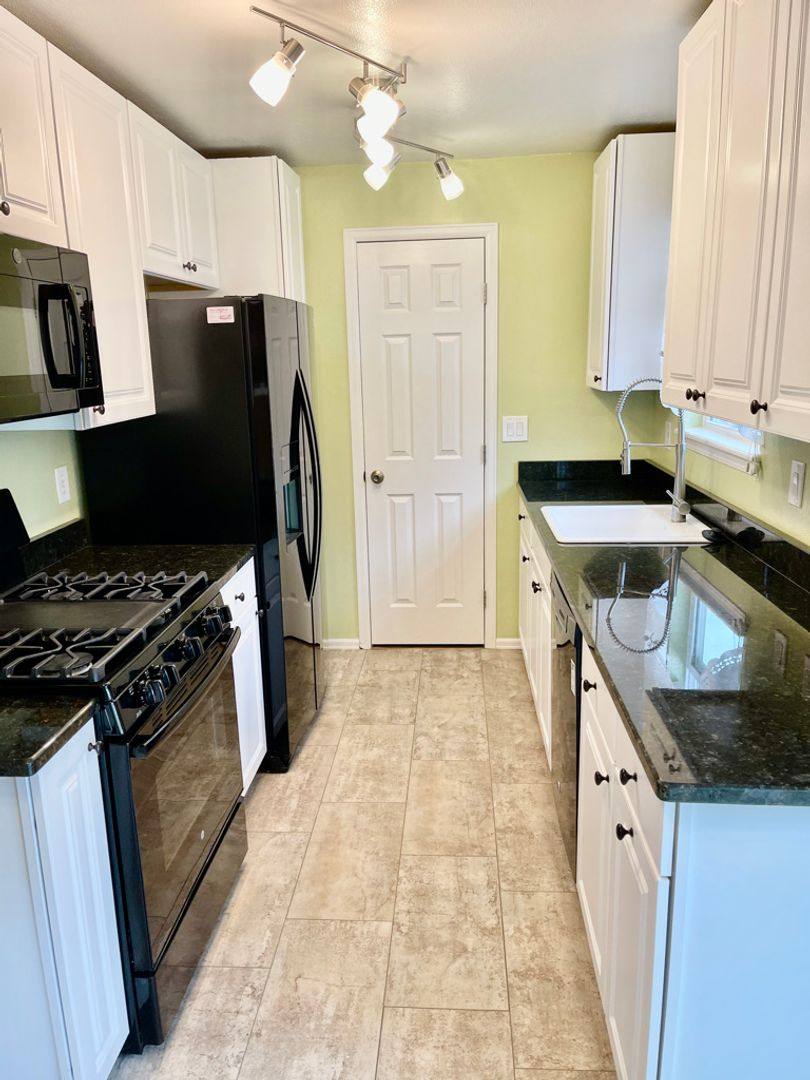 House for rent at 17502 E Whitaker Dr, Aurora, CO 80015
