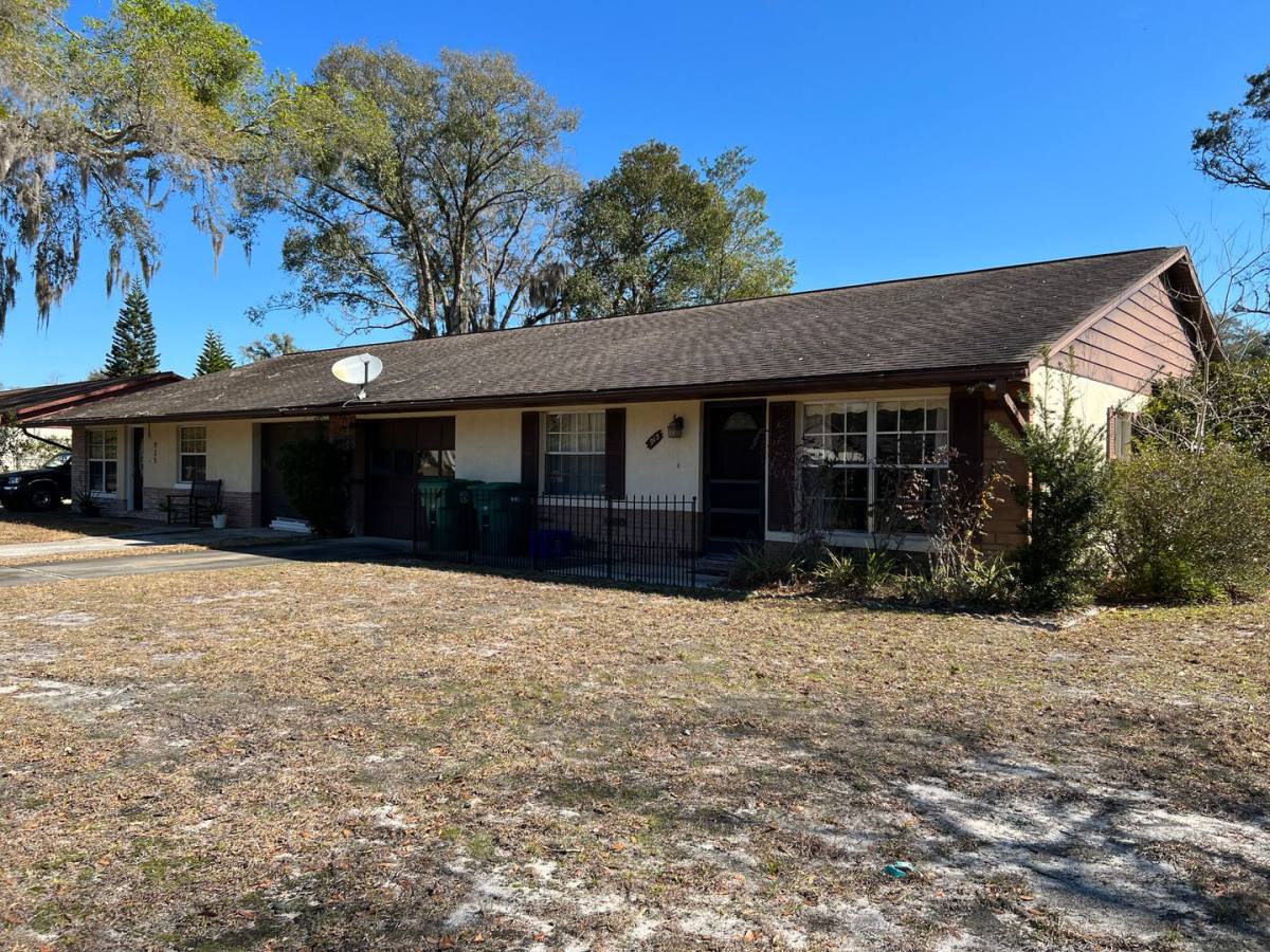 House for rent at 913 New Bedford Dr, Deland, FL 32724