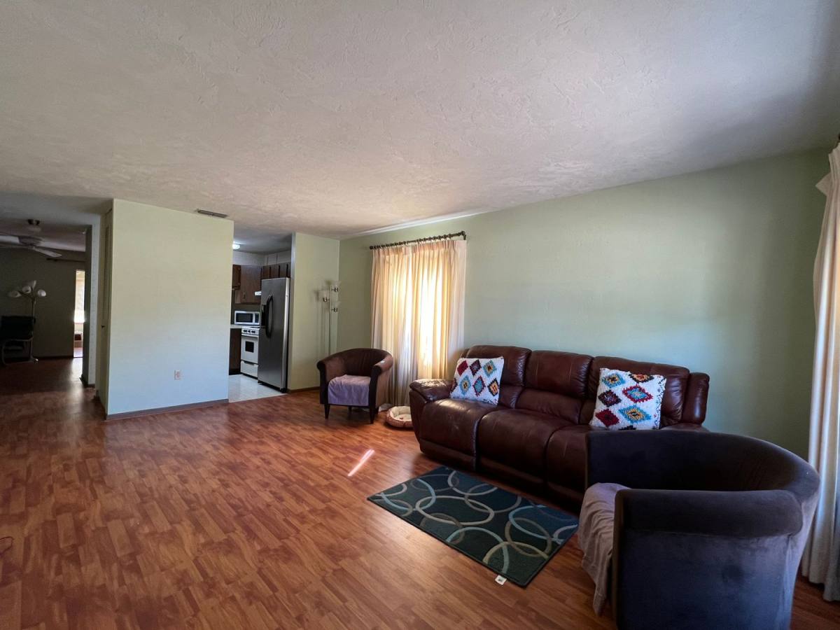 House for rent at 913 New Bedford Dr, Deland, FL 32724