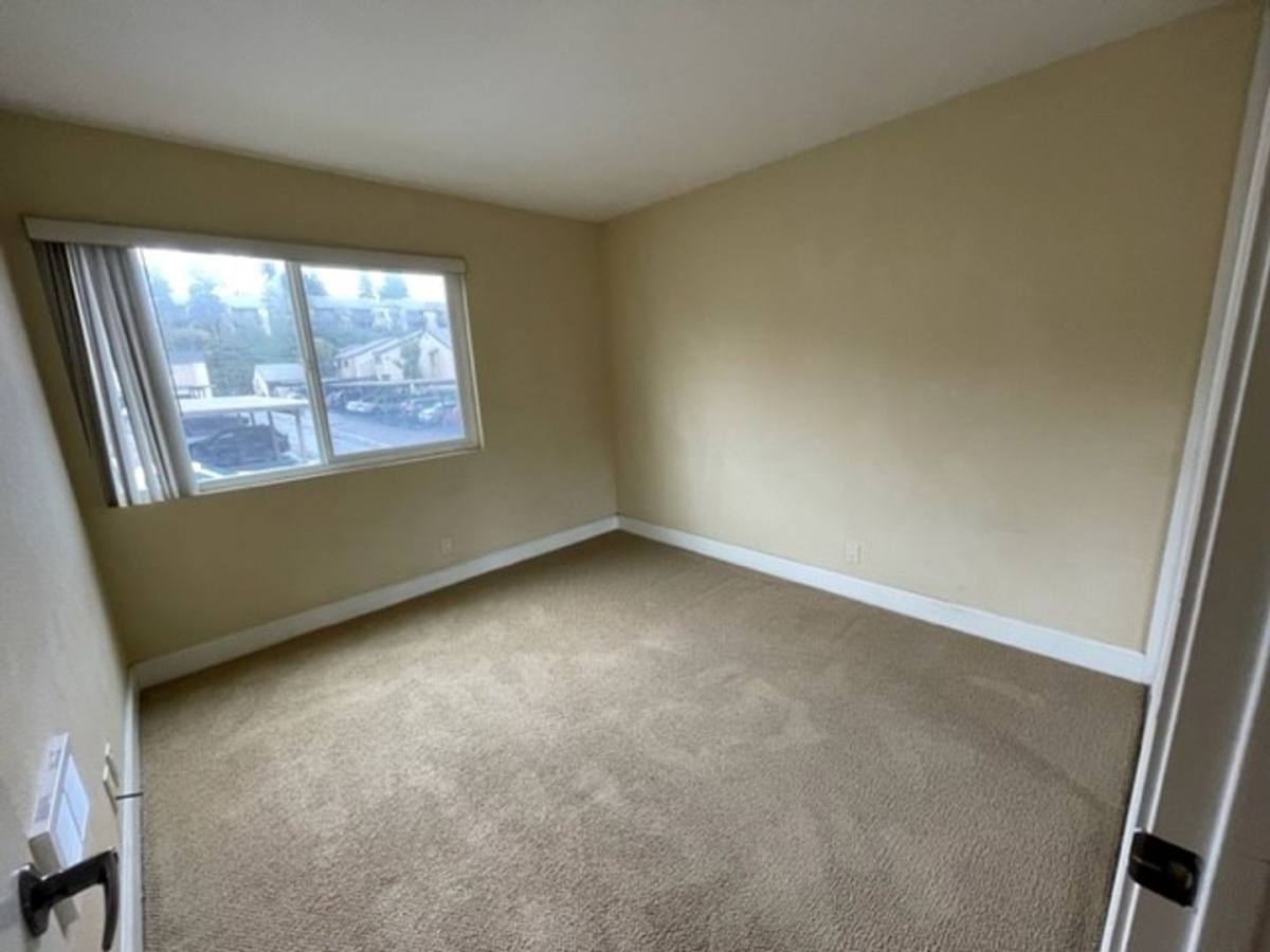 House for rent at 8503 Villa La Jolla Dr, La Jolla, CA 92038