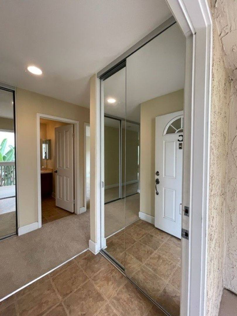 House for rent at 8503 Villa La Jolla Dr, La Jolla, CA 92038