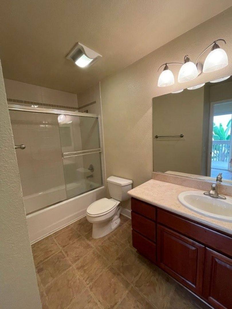 House for rent at 8503 Villa La Jolla Dr, La Jolla, CA 92038
