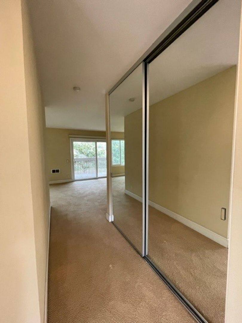 House for rent at 8503 Villa La Jolla Dr, La Jolla, CA 92038