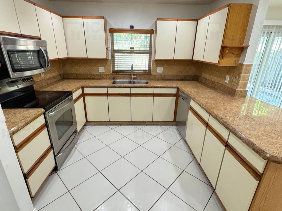 House for rent at 61 SW 34th Ave, Deerfield Beach, FL 33442