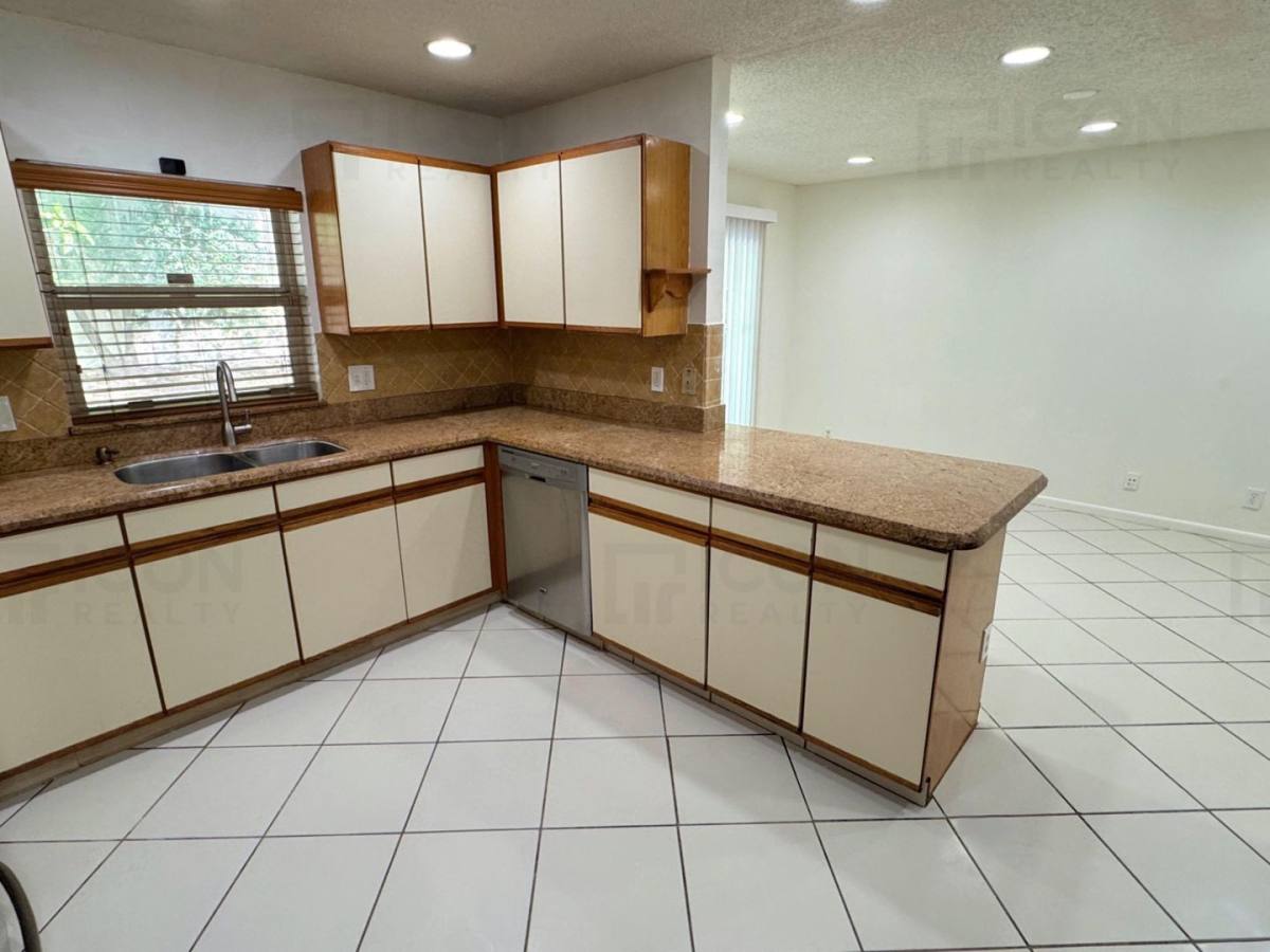 House for rent at 61 SW 34th Ave, Deerfield Beach, FL 33442