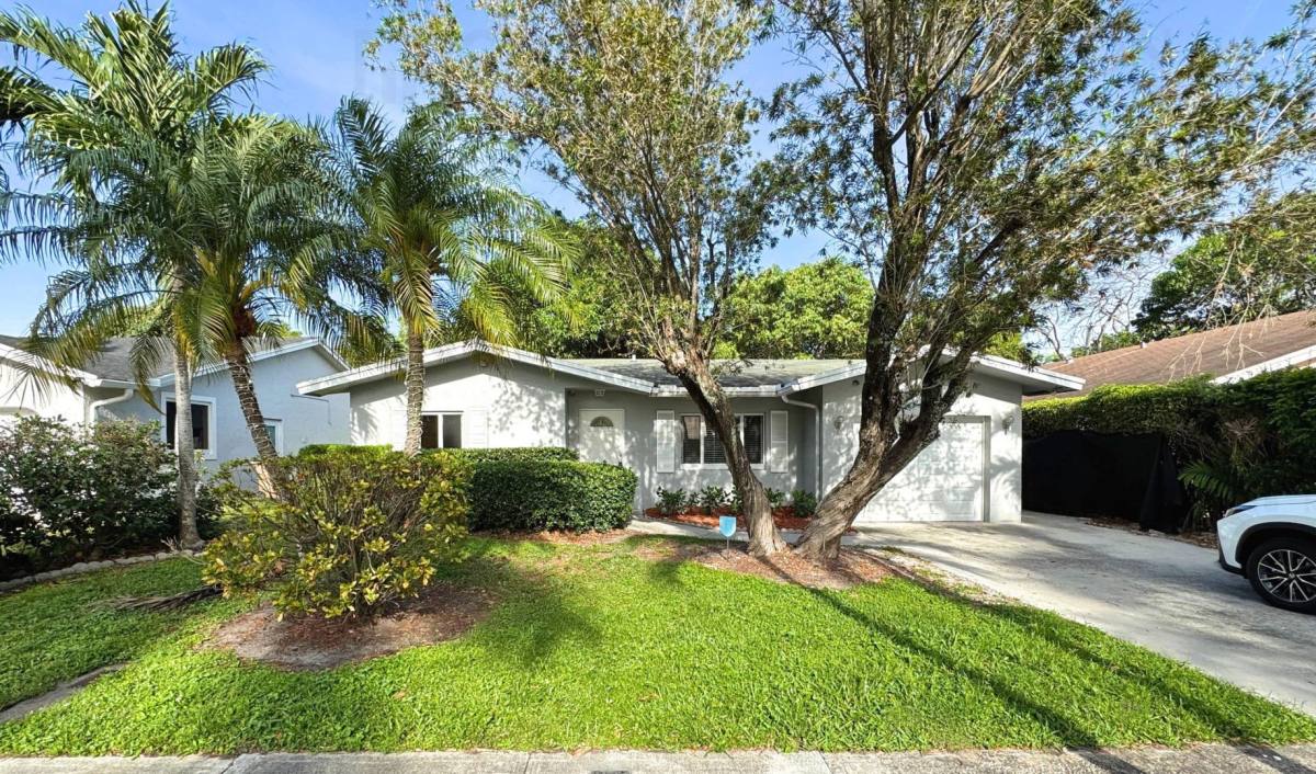 House for rent at 61 SW 34th Ave, Deerfield Beach, FL 33442
