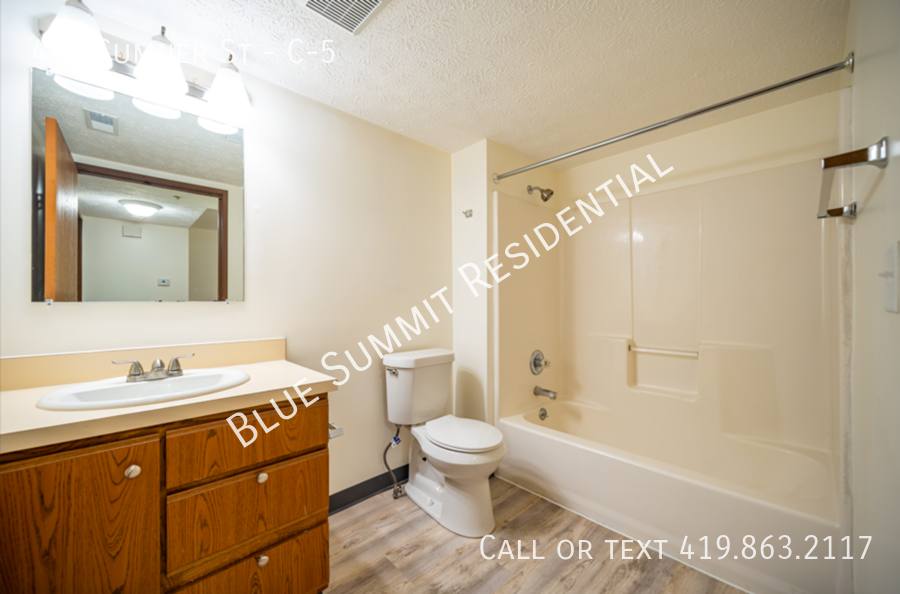 Apartment for rent at 406 Sumner St #C-5, Akron, OH 44304