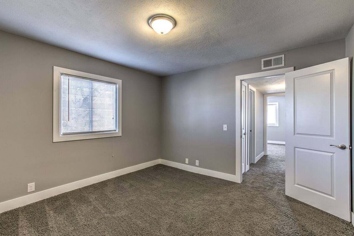 Apartment for rent at 128 132 N, Omaha, NE 68131
