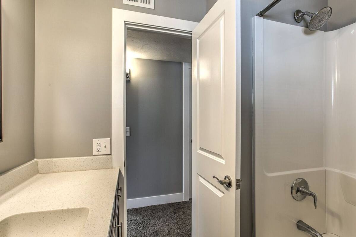 Apartment for rent at 128 132 N, Omaha, NE 68131
