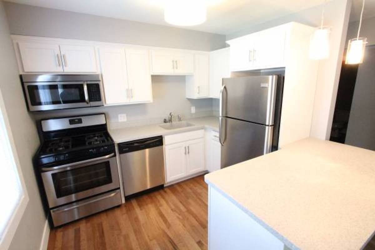 Apartment for rent at 428 N 40th St, Omaha, NE 68131