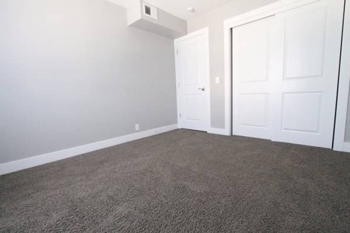 Apartment for rent at 428 N 40th St, Omaha, NE 68131
