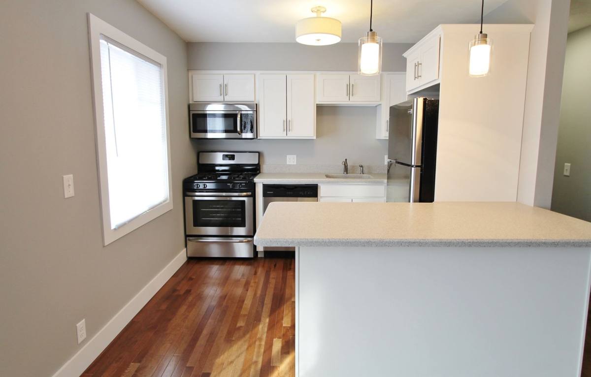 Apartment for rent at 428 N 40th St, Omaha, NE 68131