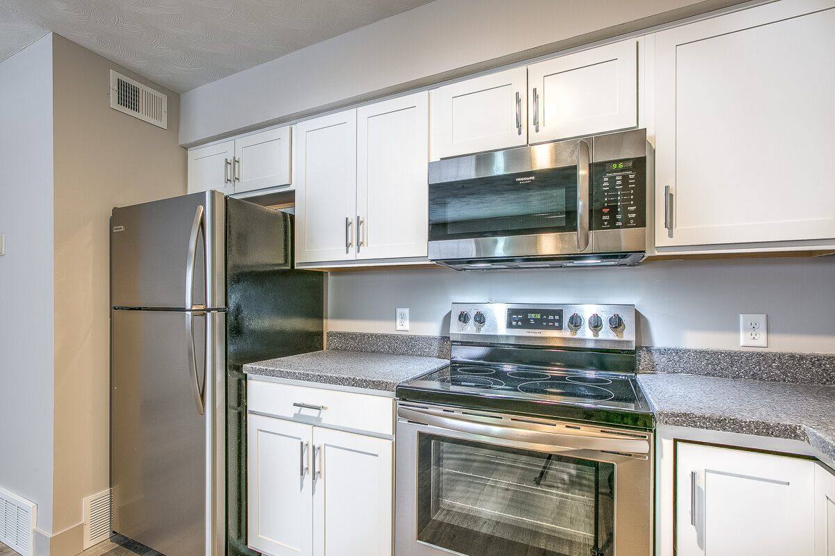 Apartment for rent at 709 S 35th St, Omaha, NE 68105