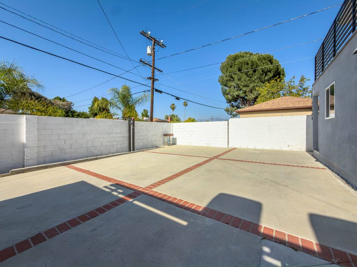 House for rent at 12406 Cantara St, North Hollywood, CA 91605