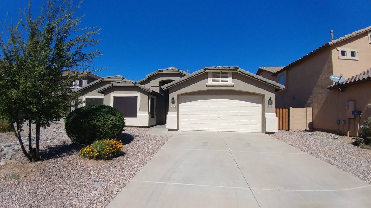 House for rent at 1004 W Dexter Way, San Tan Valley, AZ 85143
