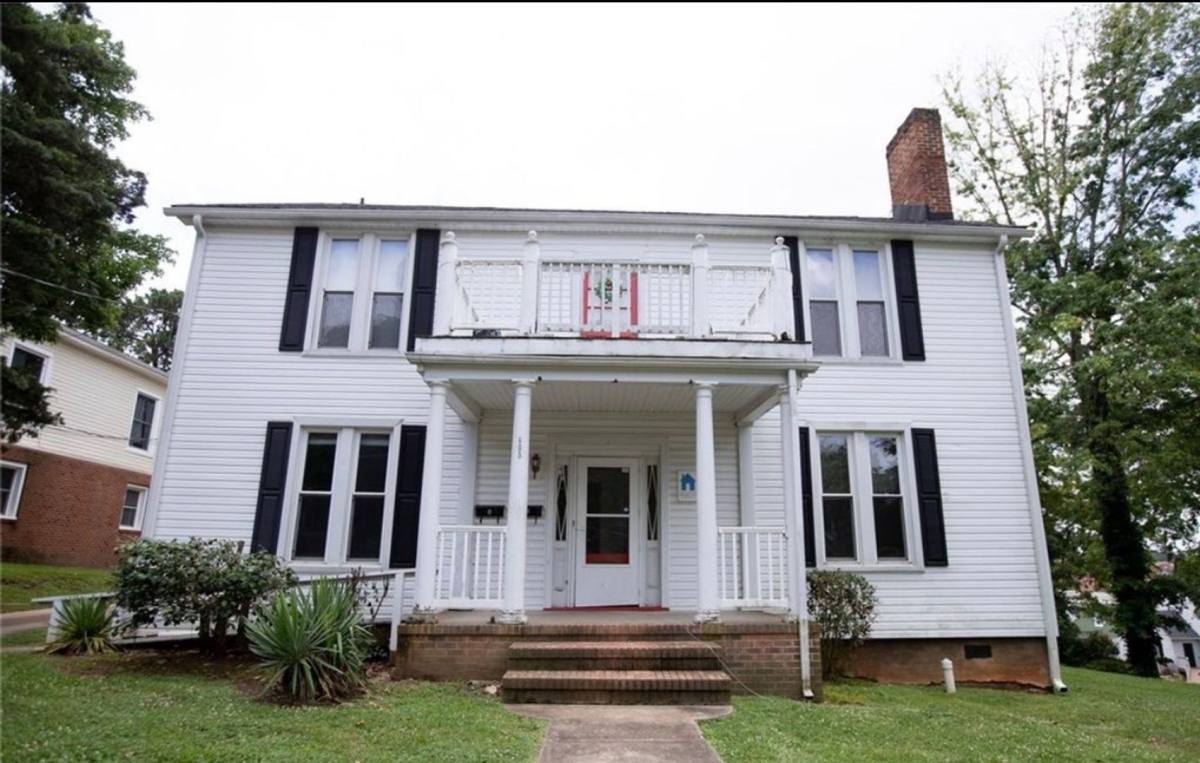 Apartment for rent at 405 E Second St, Farmville, VA 23901