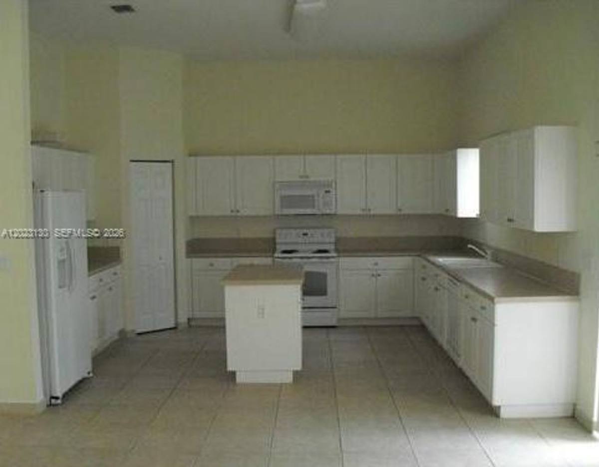 House for rent at 1423 NE 40th Rd, Homestead, FL 33033
