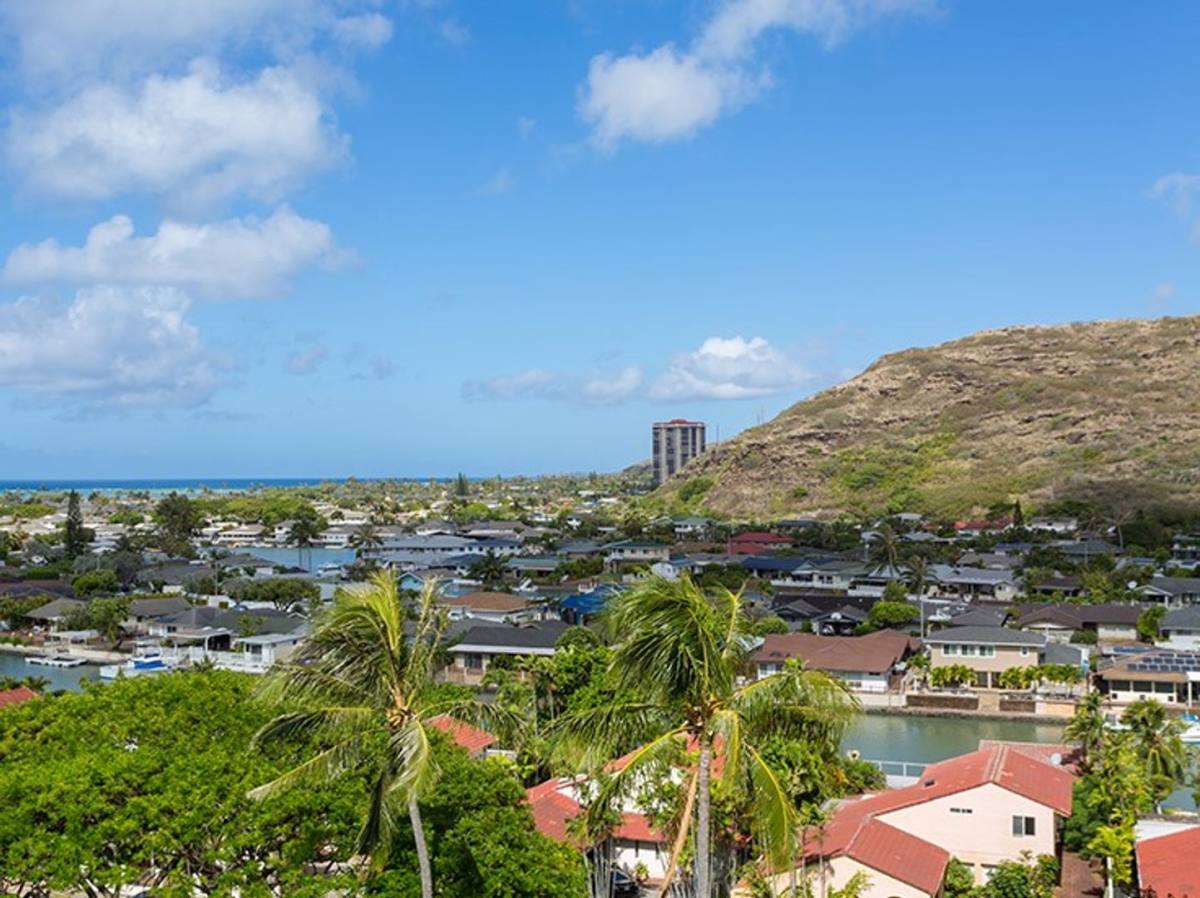 Apartment for rent at 6770 Hawaii Kai Dr, Honolulu, HI 96825