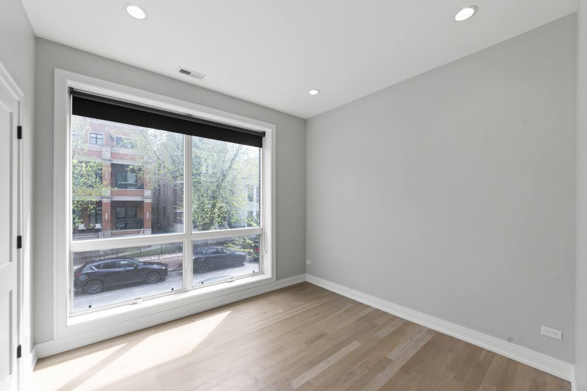 Apartment for rent at 1050 W Cornelia #203, Chicago, IL 60657