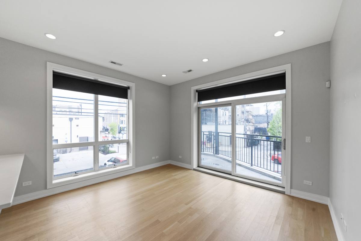 Apartment for rent at 1050 W Cornelia #203, Chicago, IL 60657