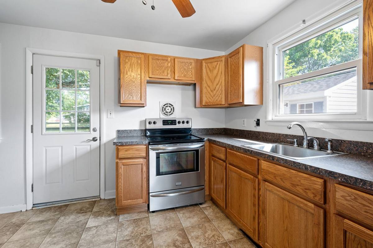 House for rent at 212 N Brownleaf Rd, Newark, DE 19713