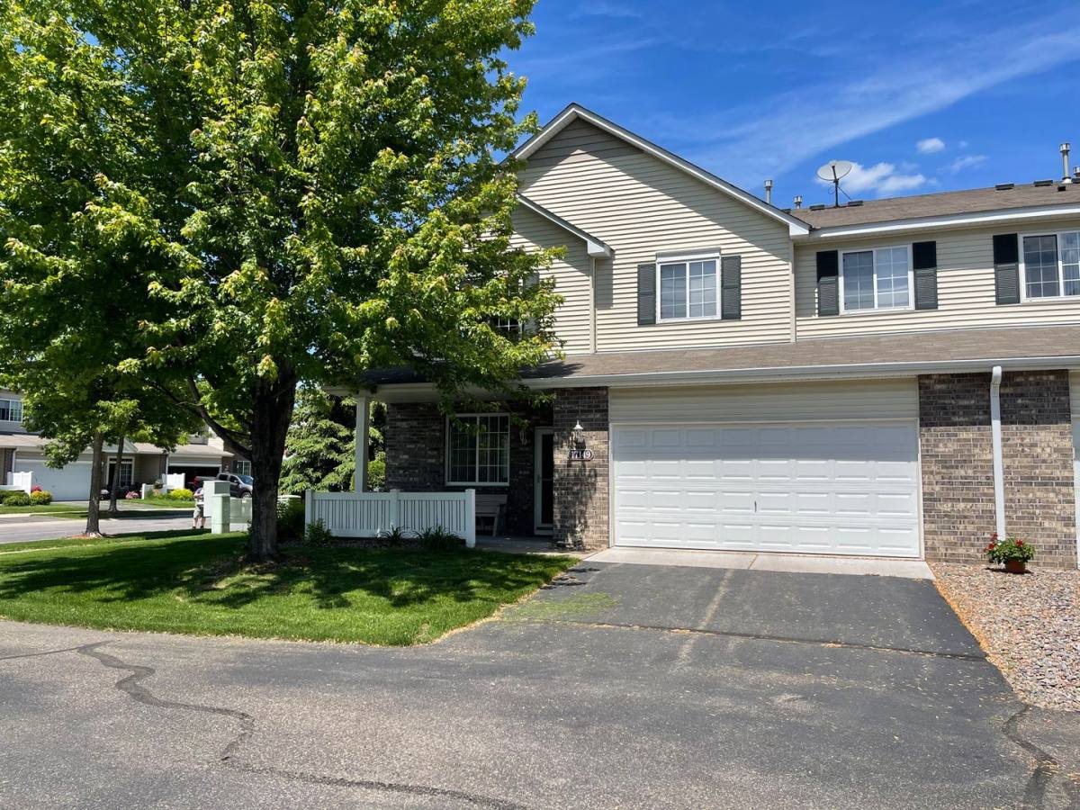 Townhouse for rent at 17149 Monroe St NW, Elk River, MN 55330