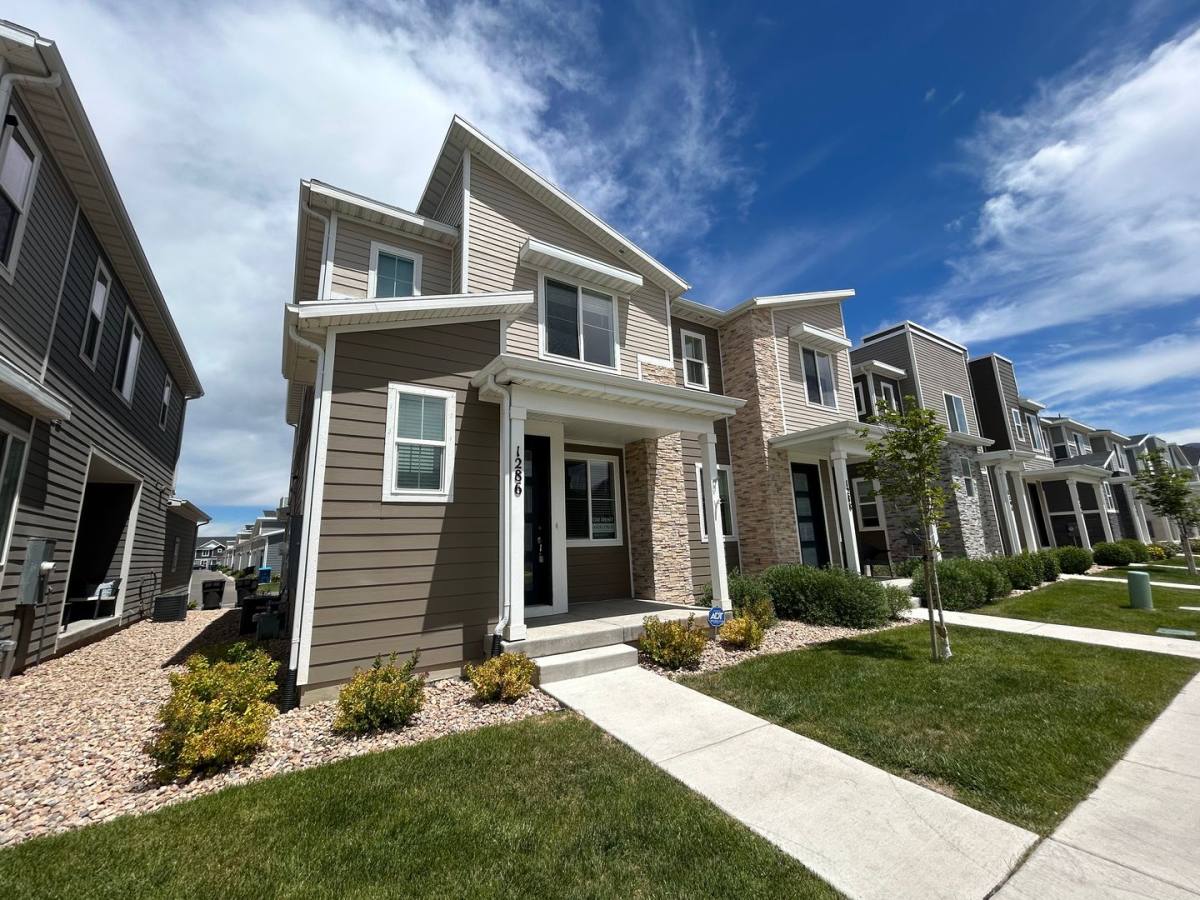 Townhouse for rent at 1286 E 1700 N, Payson, UT 84651