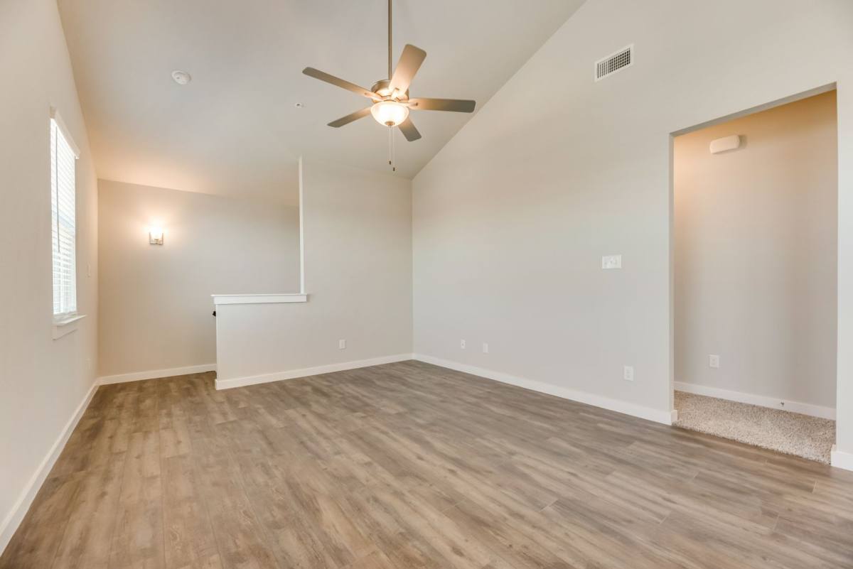 Townhouse for rent at 663 Wheatfield Dr, Venus, TX 76084
