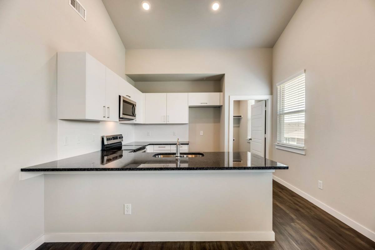 Townhouse for rent at 663 Wheatfield Dr, Venus, TX 76084