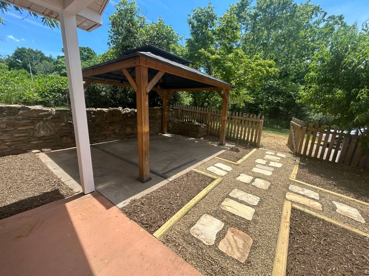 Apartment for rent at 160 State St, Asheville, NC 28806
