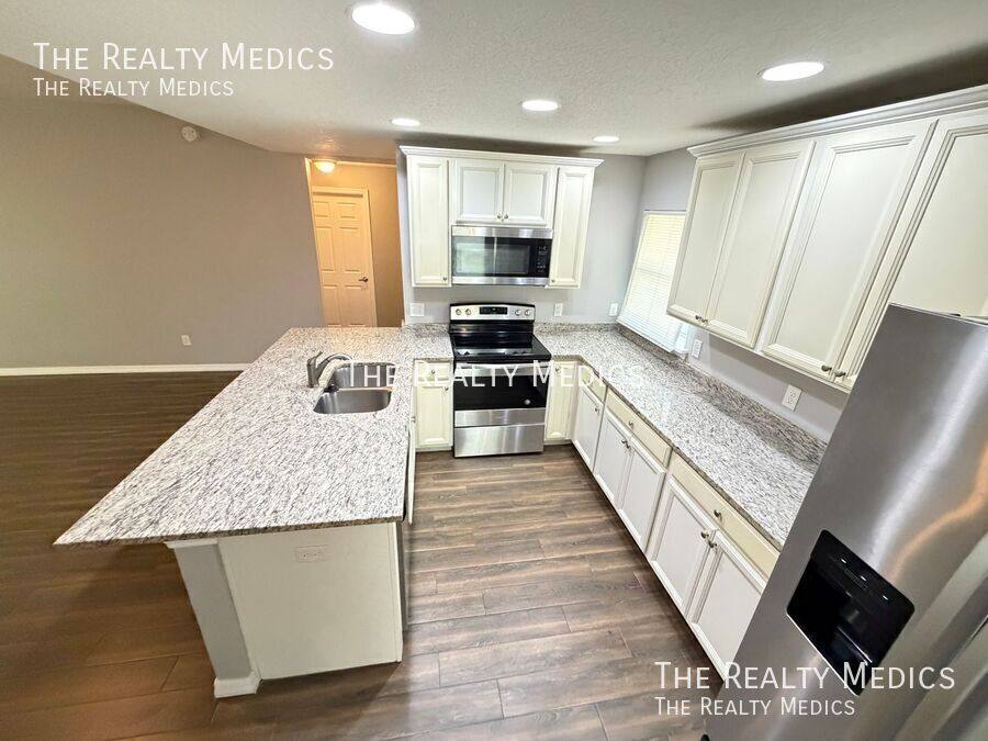 House for rent at 2615 Fair Oaks Dr, Deltona, FL 32738