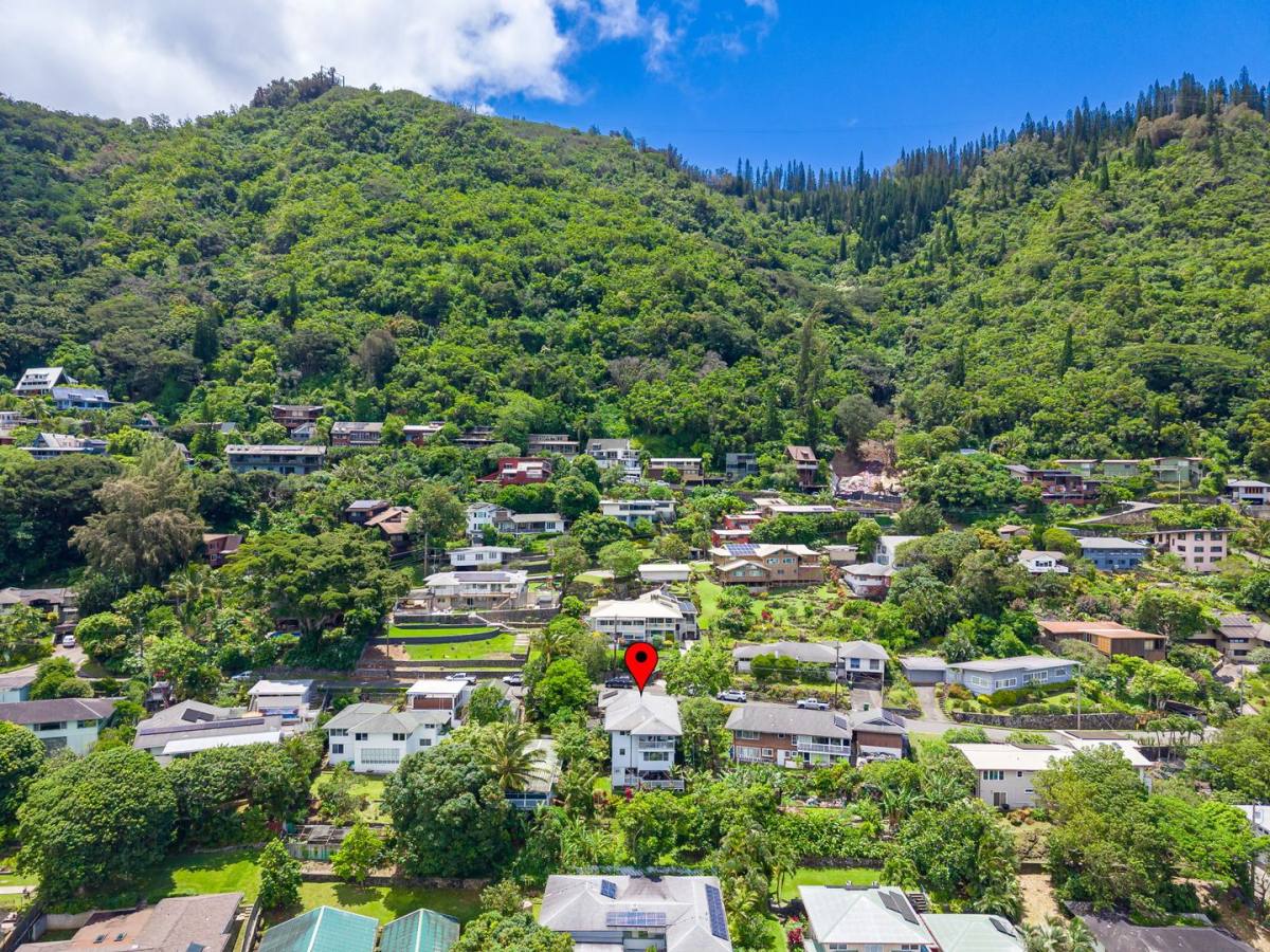 Apartment for rent at 3232 Paty Dr, Honolulu, HI 96822