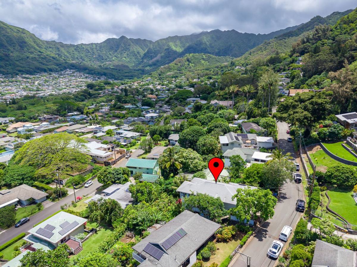 Apartment for rent at 3232 Paty Dr, Honolulu, HI 96822