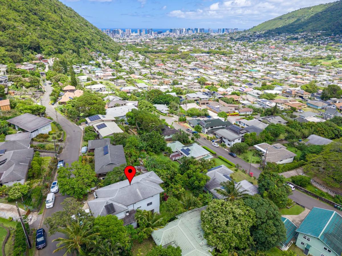 Apartment for rent at 3232 Paty Dr, Honolulu, HI 96822