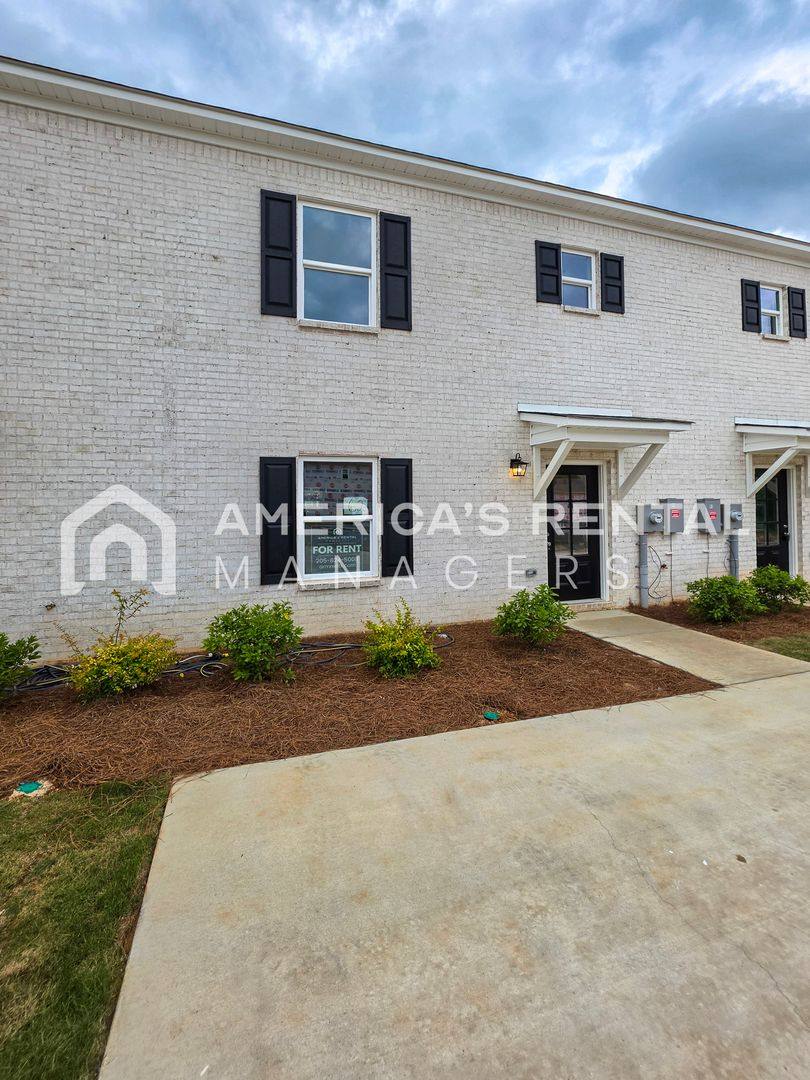 House for rent at 89 Park Dr S, Clanton, AL 35045