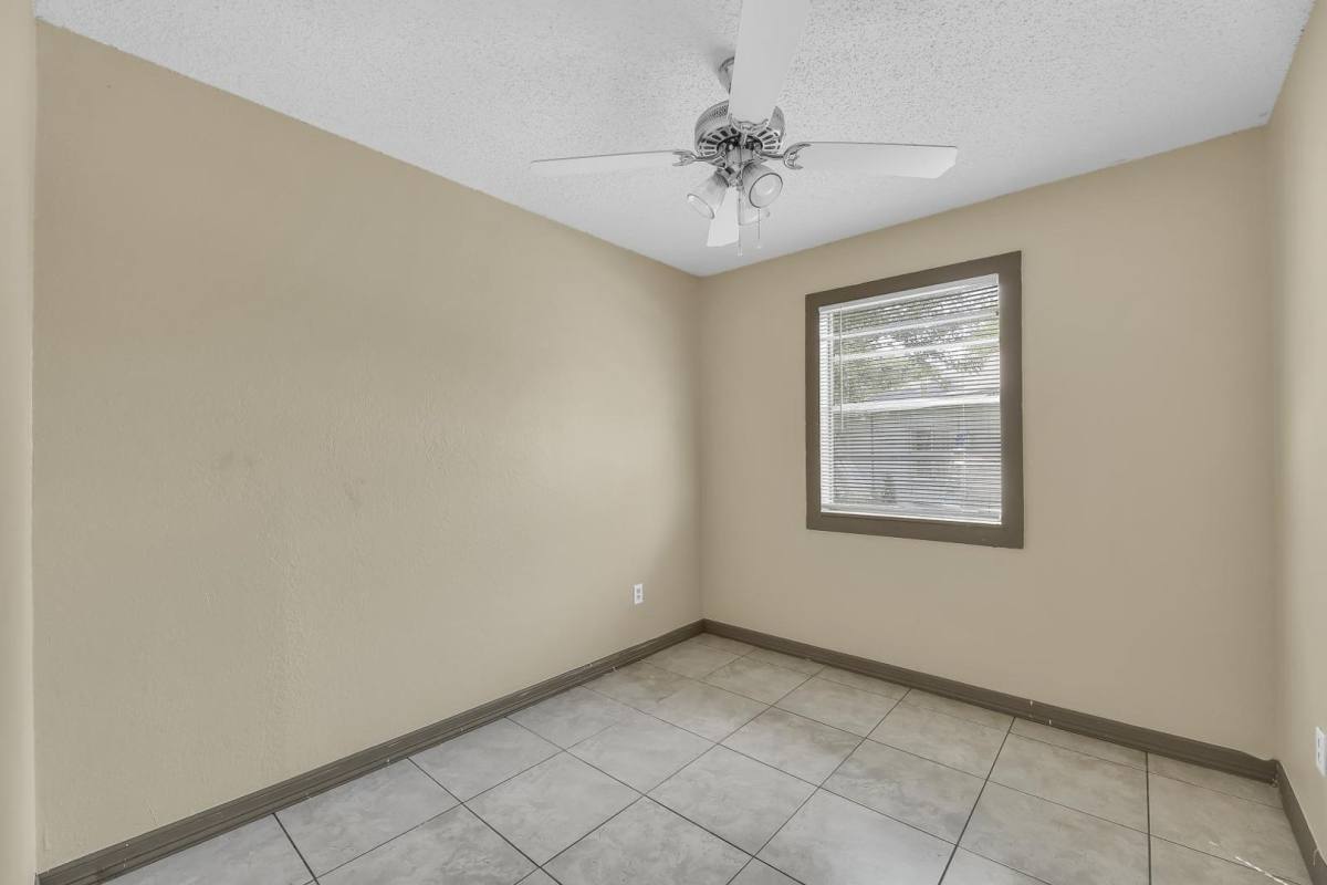 Apartment for rent at 440 W Siesta St, Pharr, TX 78577